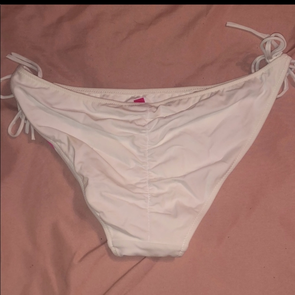 NEW Victoria’s Secret cheeky bikini bottoms
